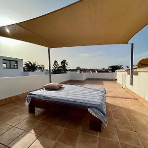 Pura Vida Surf Camp & School Hostal